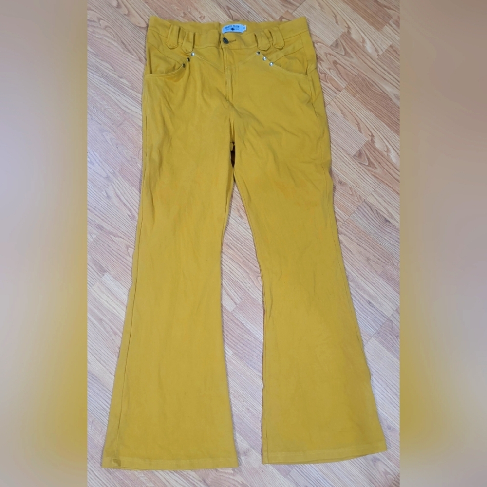 Crazy train mustard bell bottoms size 31